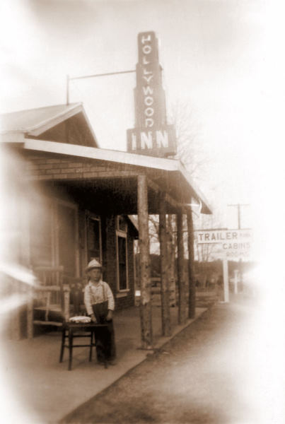 1946-04 A.J. in front of the Hollywood Inn